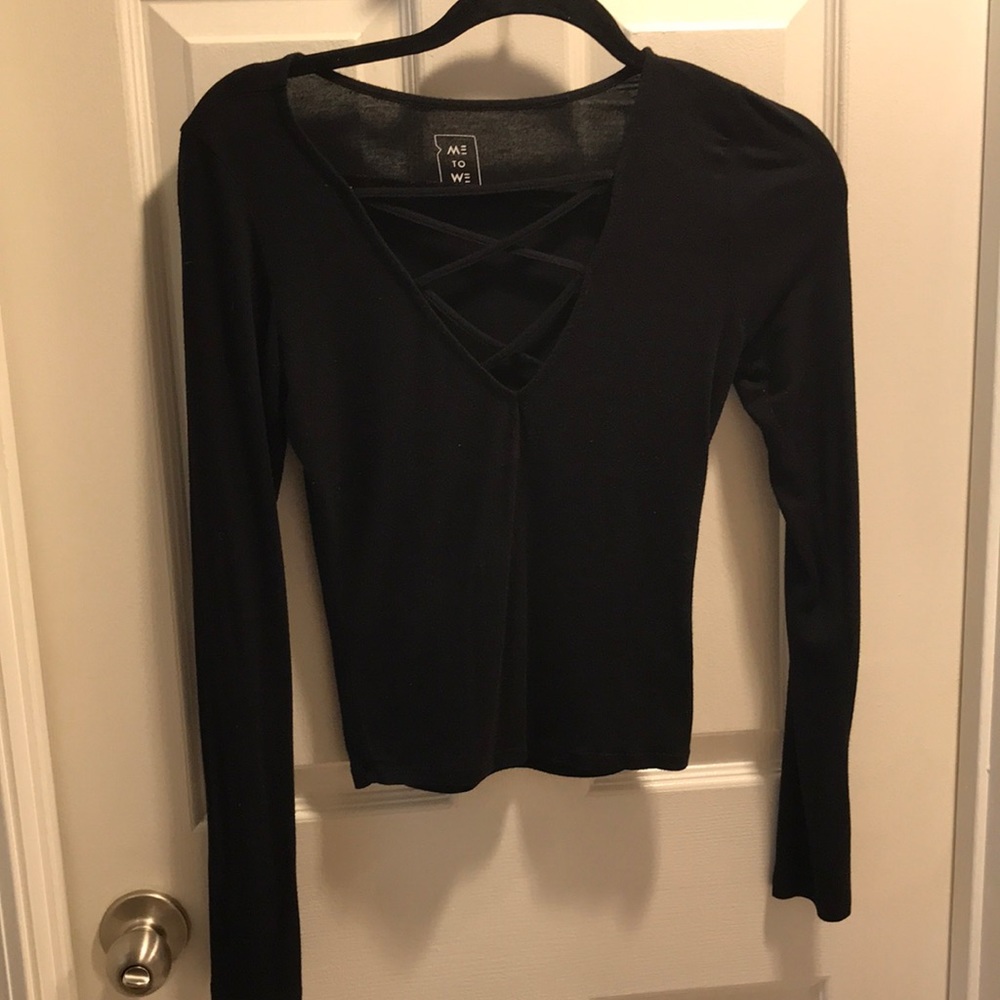 Black criss cross long sleeve